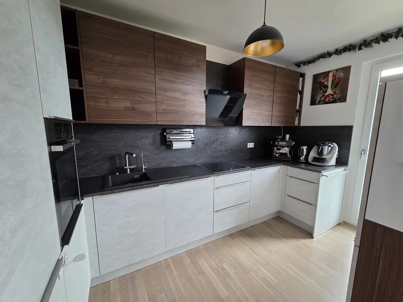 4 Zimmer Wohnung mit 97 m² in München – Bild 1