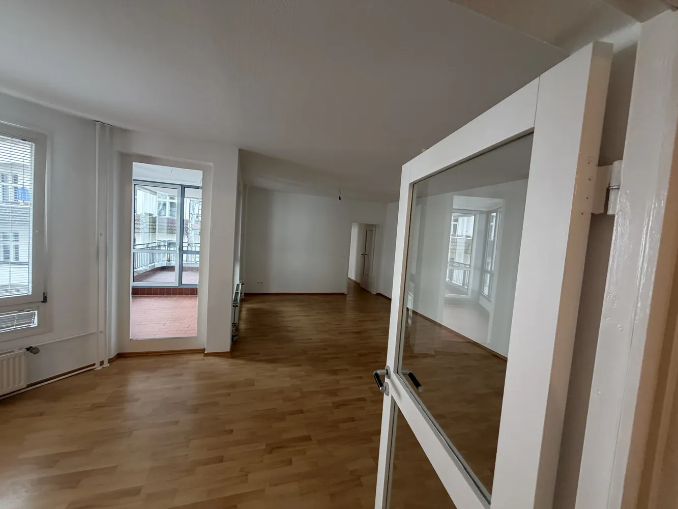 4 Zimmer Wohnung mit 130 m² in Berlin – Bild 2