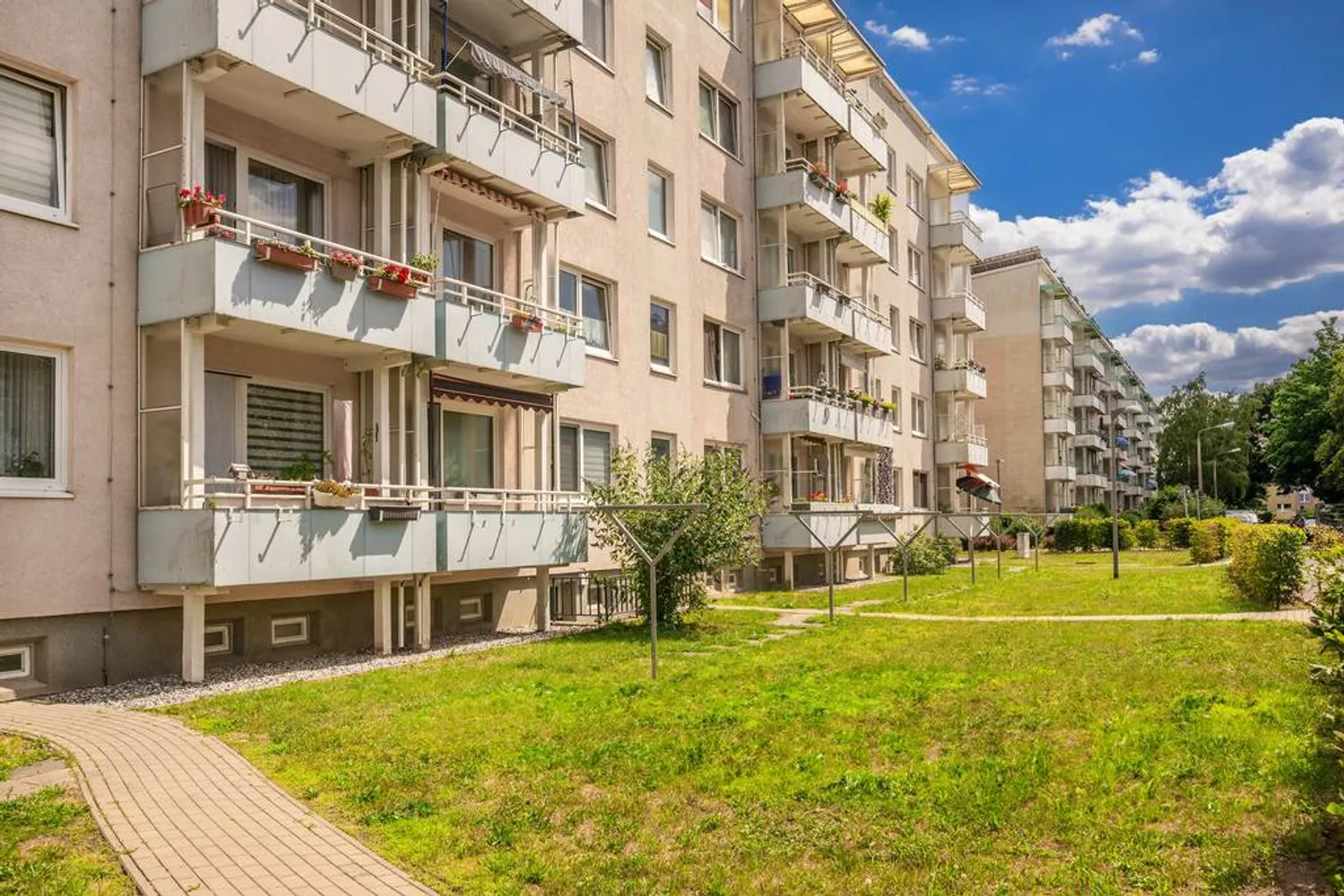 3 Zimmer Wohnung mit 66 m² in Neubrandenburg – Bild 2