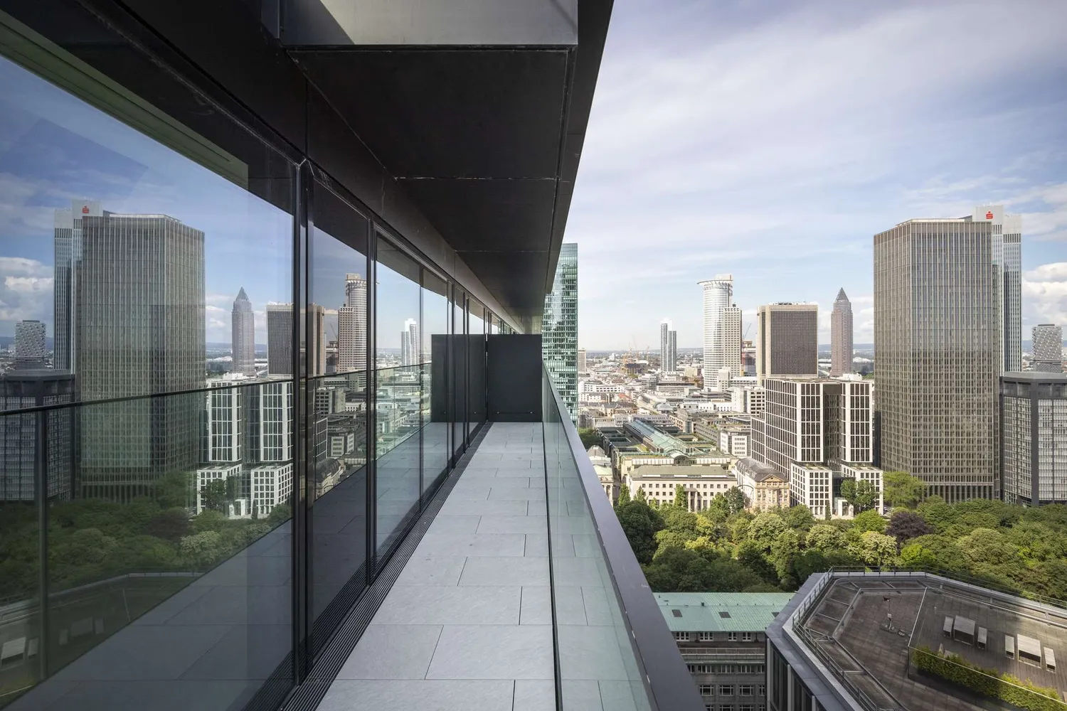 2 Zimmer Wohnung mit 104 m² in Frankfurt am Main – Bild 2