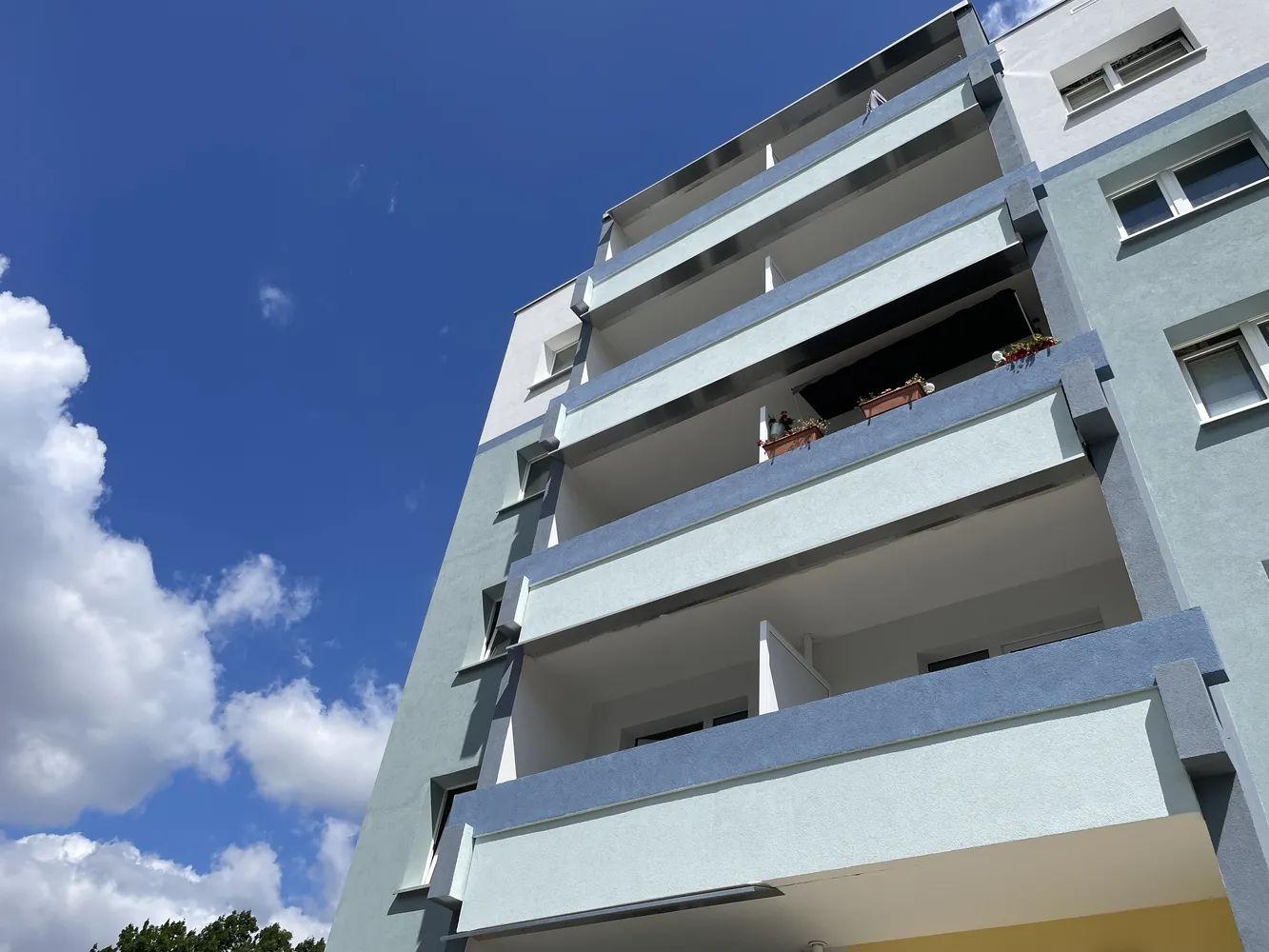 4 Zimmer Wohnung mit 65 m² in Halle (Saale) – Bild 1