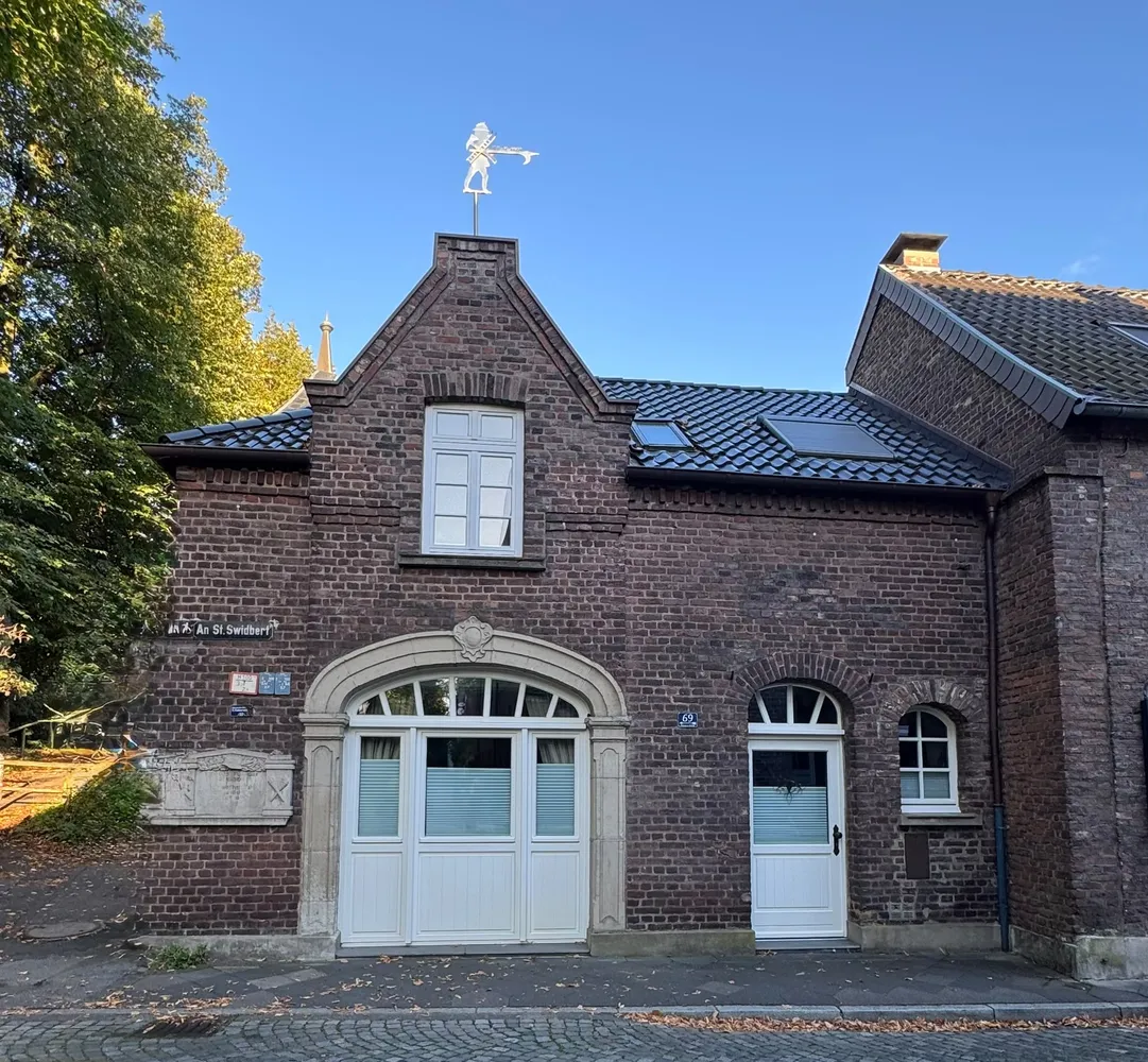 2 room apartment with 90 m² in Düsseldorf – Photo 1