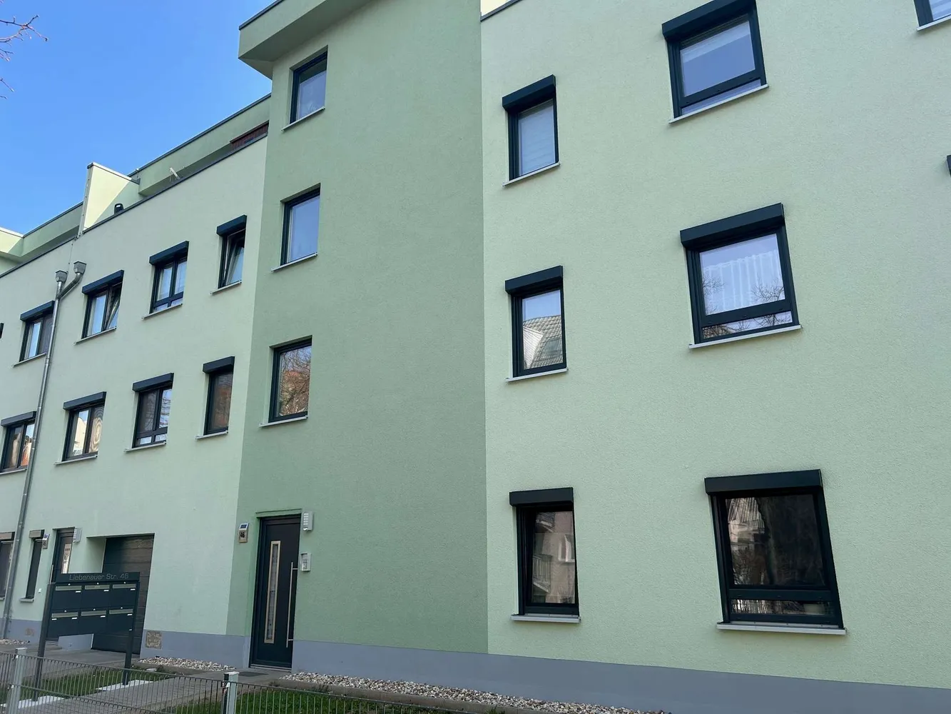 4 Zimmer Wohnung mit 93 m² in Halle (Saale) – Bild 1
