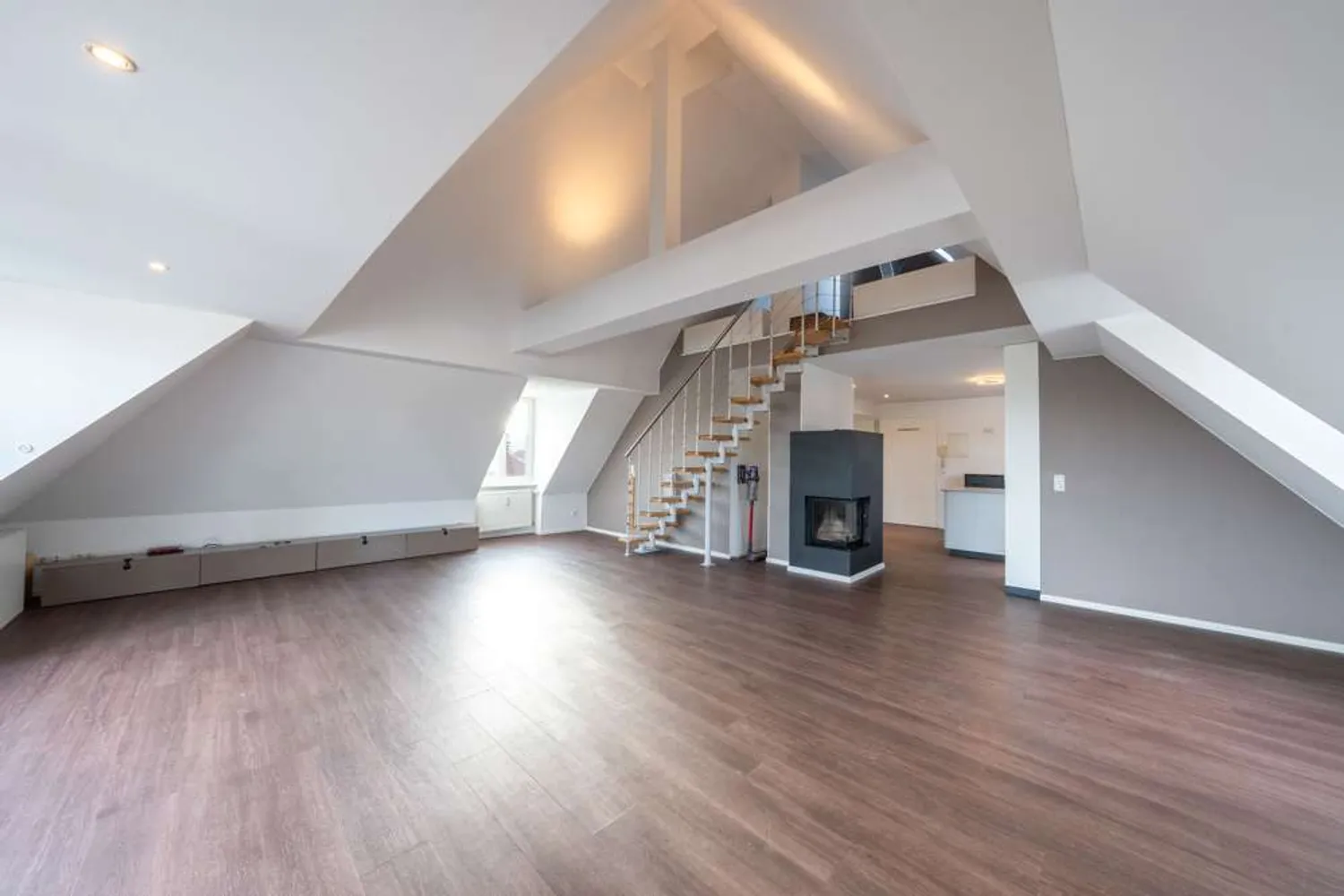 3 Zimmer Wohnung mit 100 m² in Berlin – Bild 1