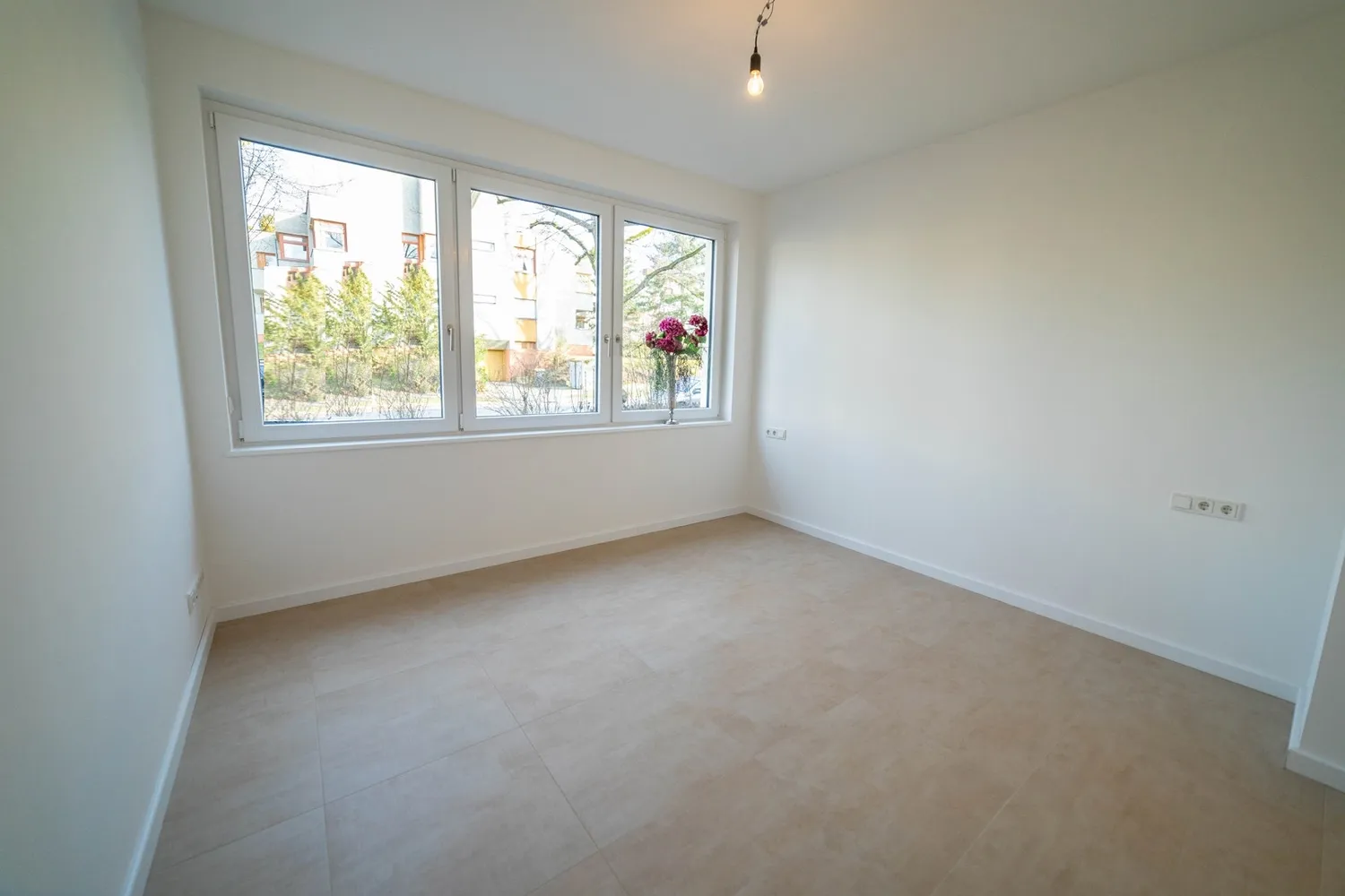 2 Zimmer Wohnung mit 85 m² in Berlin – Bild 3