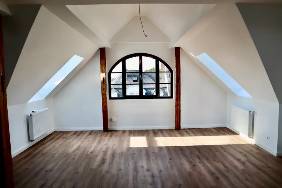 5 Zimmer Wohnung mit 128 m² in Wiesbaden – Bild 1