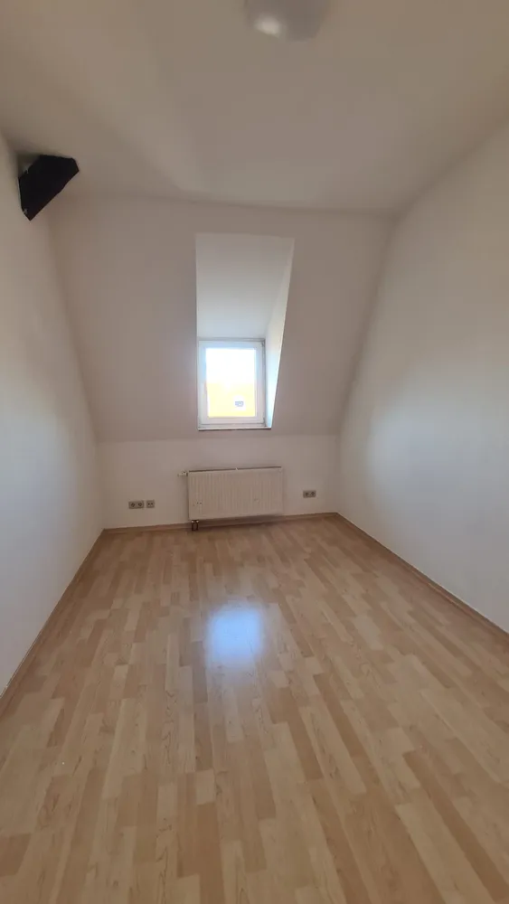 4 Zimmer Wohnung mit 80 m² in Halle (Saale) – Bild 3