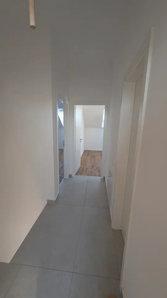 6 Zimmer Wohnung mit 165 m² in Bitterfeld-Wolfen – Bild 3