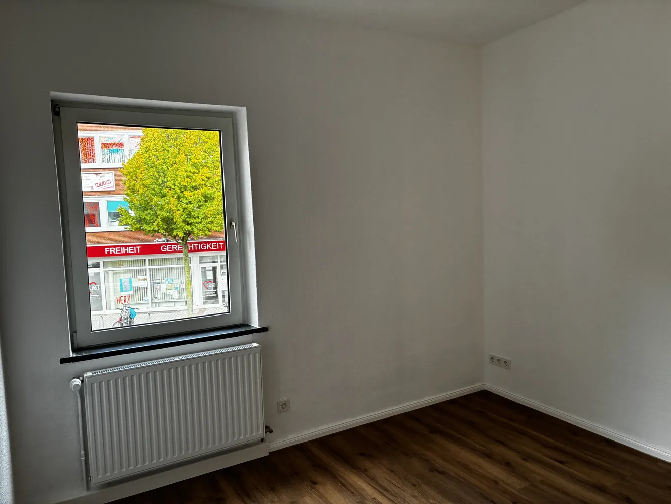 4 Zimmer Wohnung mit 93 m² in Emden – Bild 2