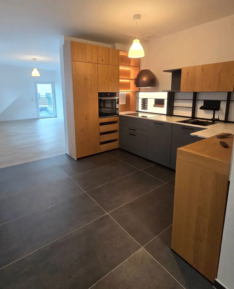 5 Zimmer Wohnung mit 191 m² in Merseburg – Bild 1
