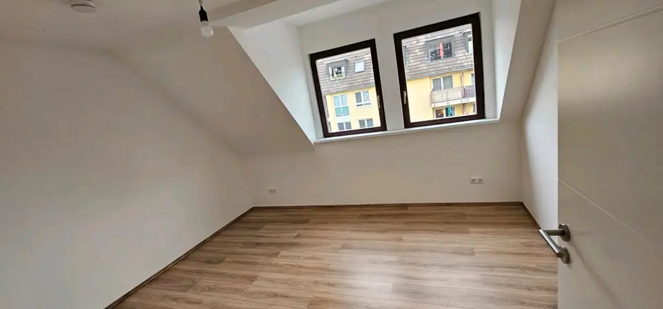 4 Zimmer Wohnung mit 90 m² in Kerpen – Bild 2