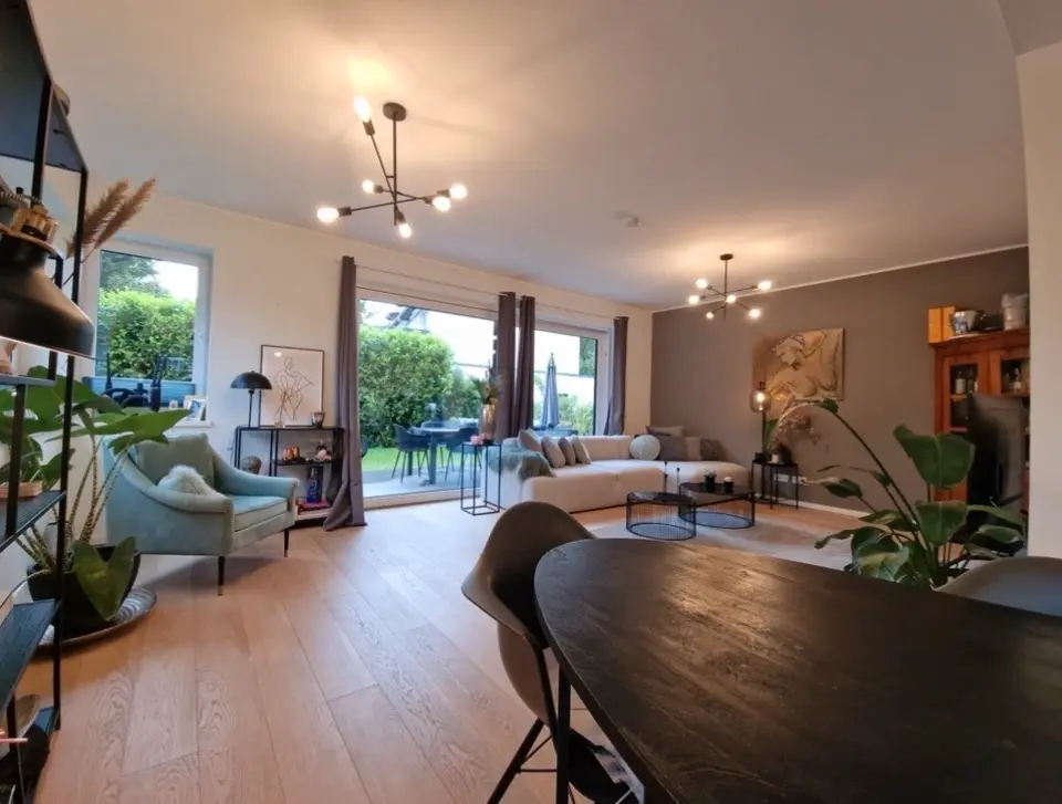 6 Zimmer Wohnung mit 180 m² in Norderstedt – Bild 2