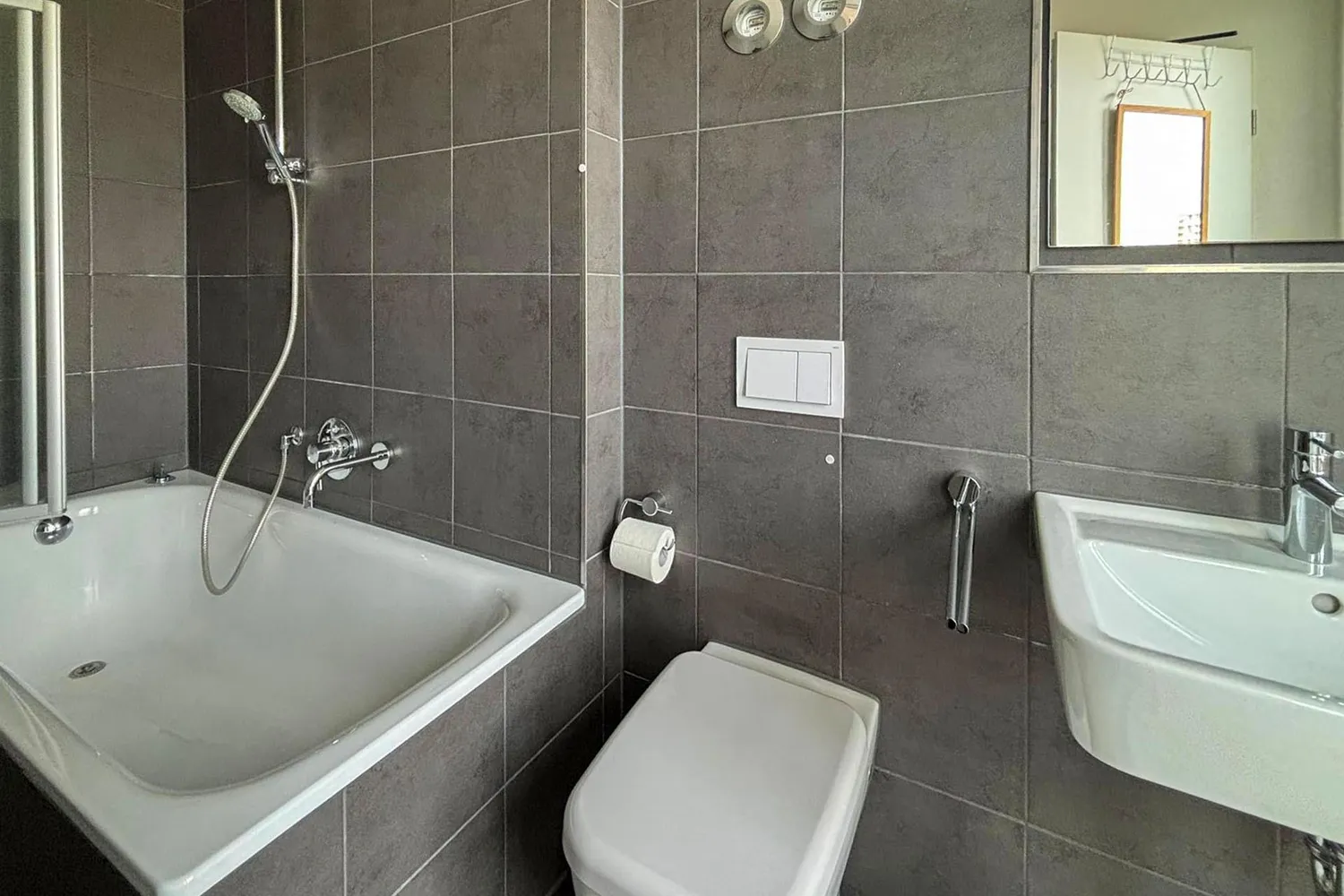 2 Zimmer Wohnung mit 77 m² in Stuttgart – Bild 6