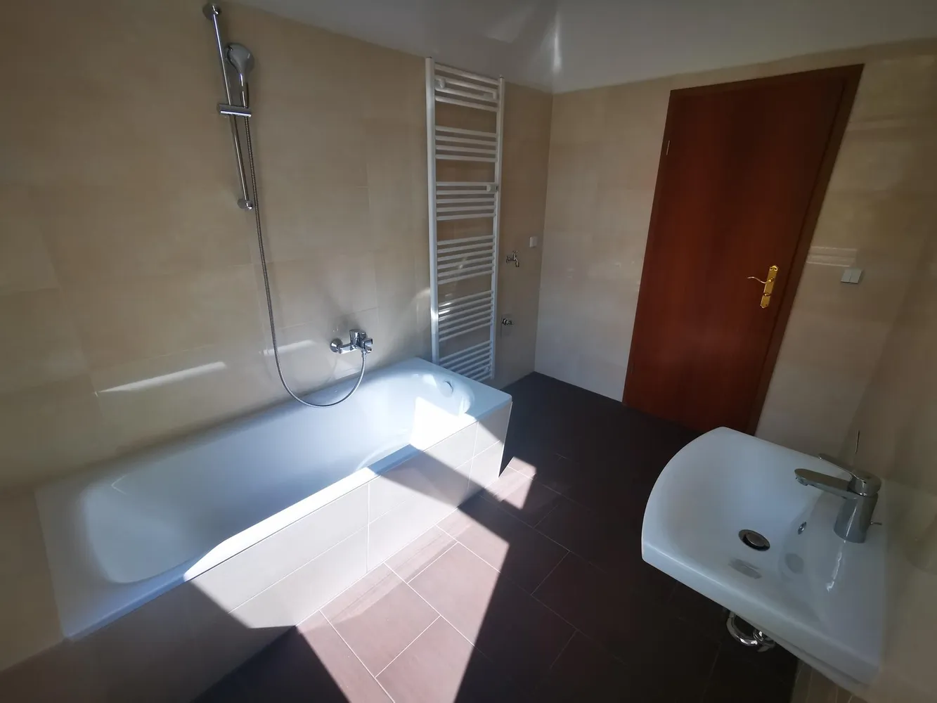 4 Zimmer Wohnung mit 105 m² in Magdeburg – Bild 4