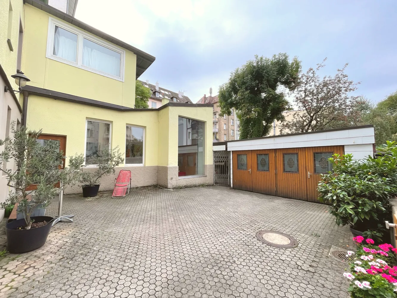 6 Zimmer Wohnung mit 163 m² in Stuttgart – Bild 2