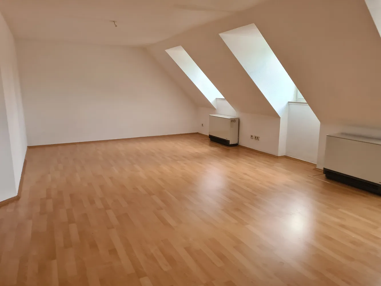 4 Zimmer Wohnung mit 141 m² in Merseburg – Bild 1