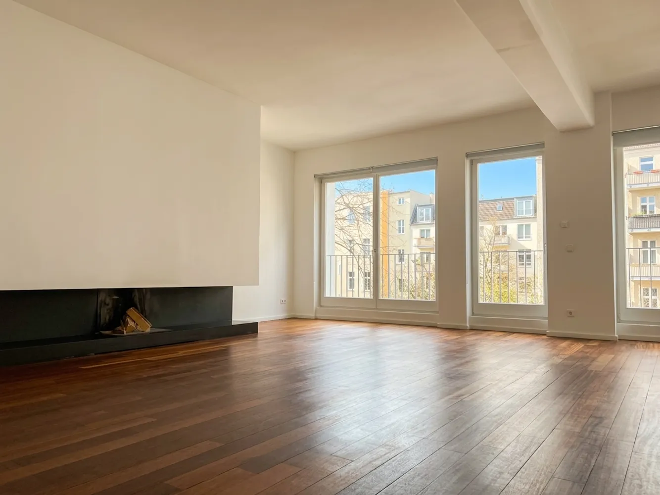 2 Zimmer Wohnung mit 230 m² in Berlin – Bild 2