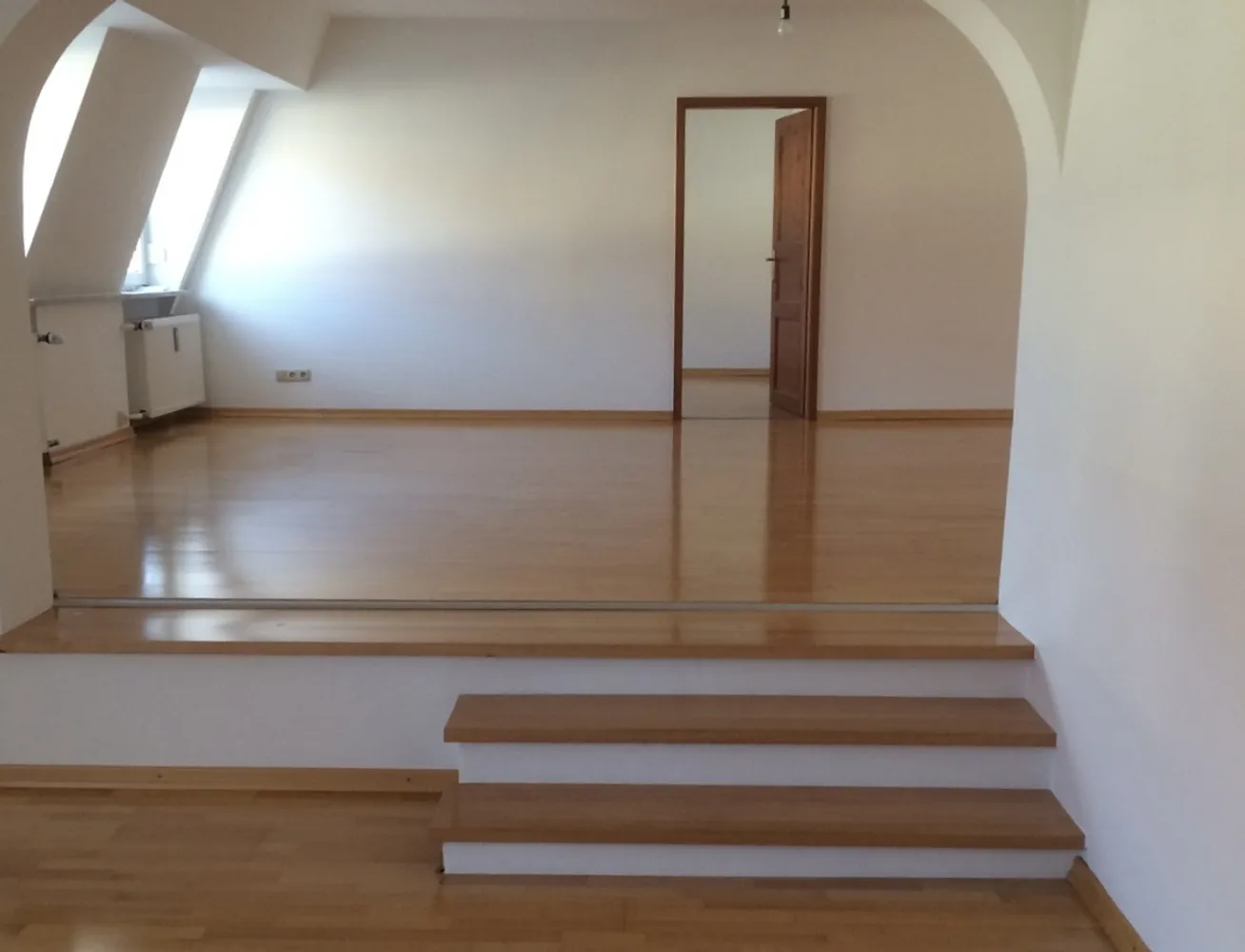 2 Zimmer Wohnung mit 90 m² in München – Bild 2
