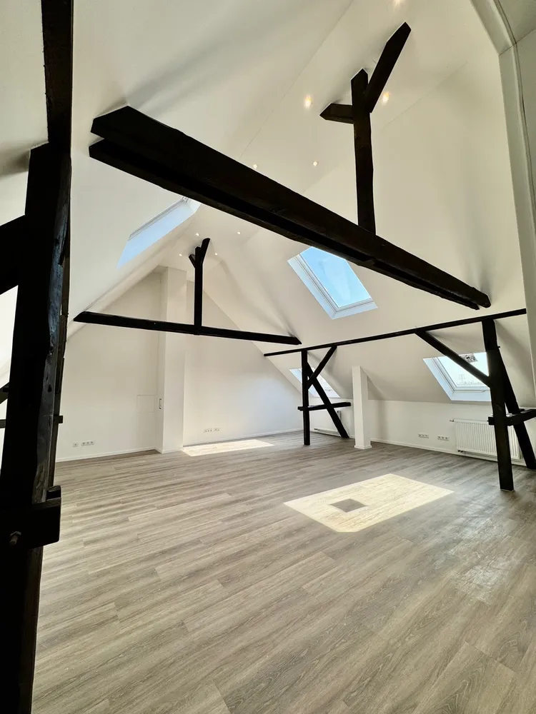 3 Zimmer Wohnung mit 107 m² in Düsseldorf – Bild 1