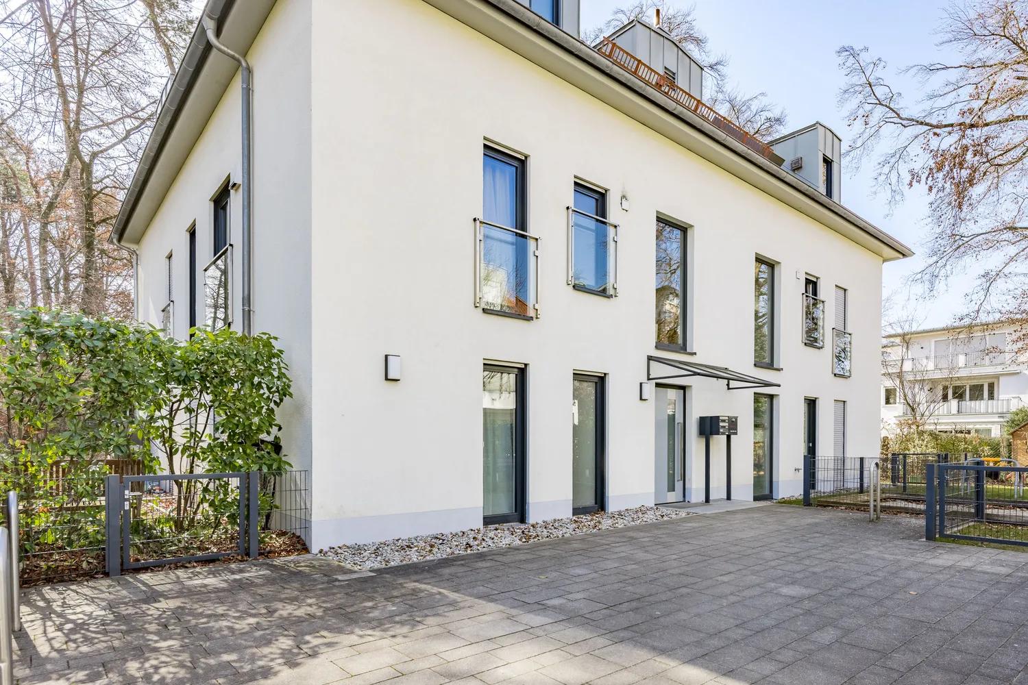 6 Zimmer Wohnung mit 180 m² in München – Bild 1