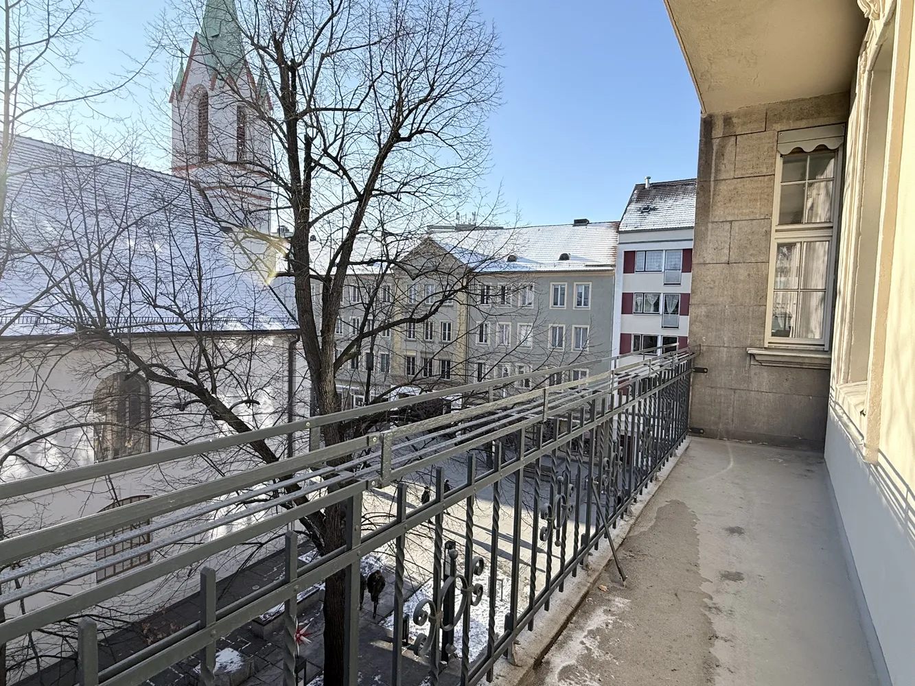 4 Zimmer Wohnung mit 187 m² in Cottbus – Bild 1