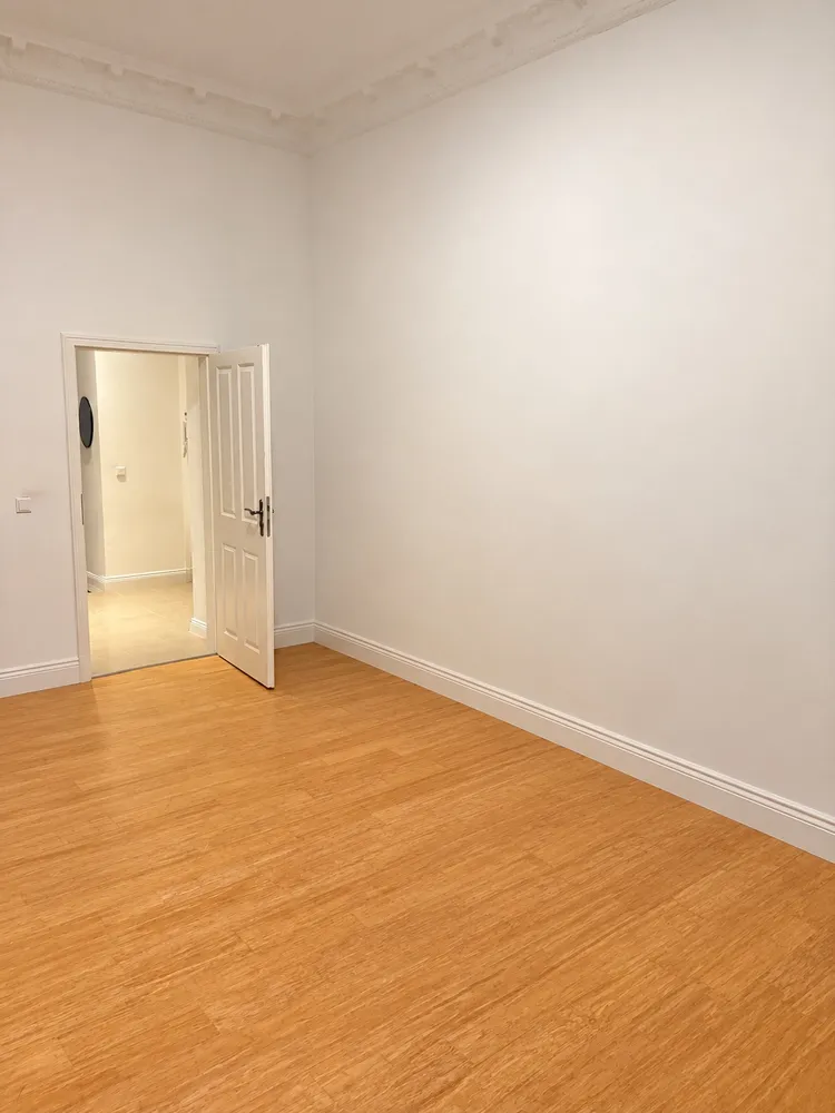 2 room apartment with 95 m² in Berlin – Photo 9