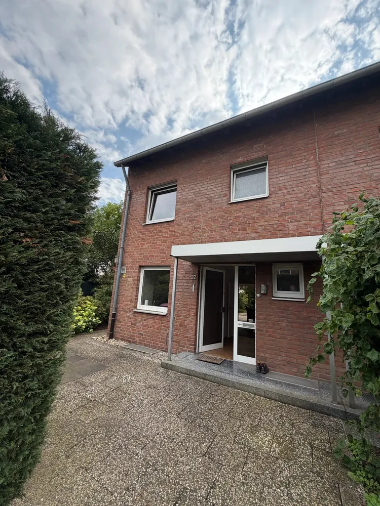 6 Zimmer Haus mit 141 m² in Neuss – Bild 1