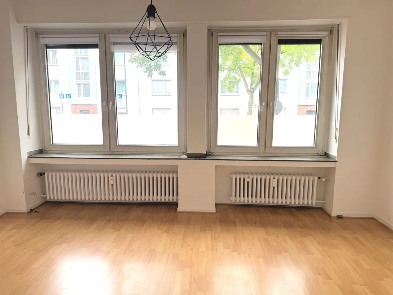 2 Zimmer Wohnung mit 70 m² in Düsseldorf – Bild 2