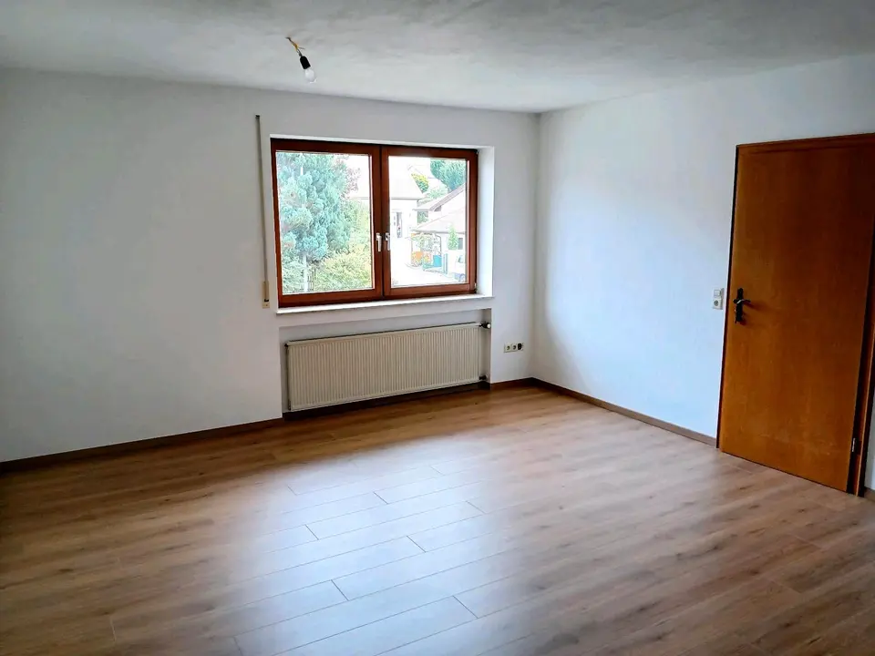 6 Zimmer Wohnung mit 113 m² in Nördlingen – Bild 1
