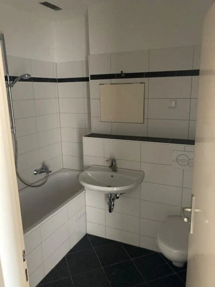 2 room apartment with 61 m² in Frankfurt am Main – Photo 2