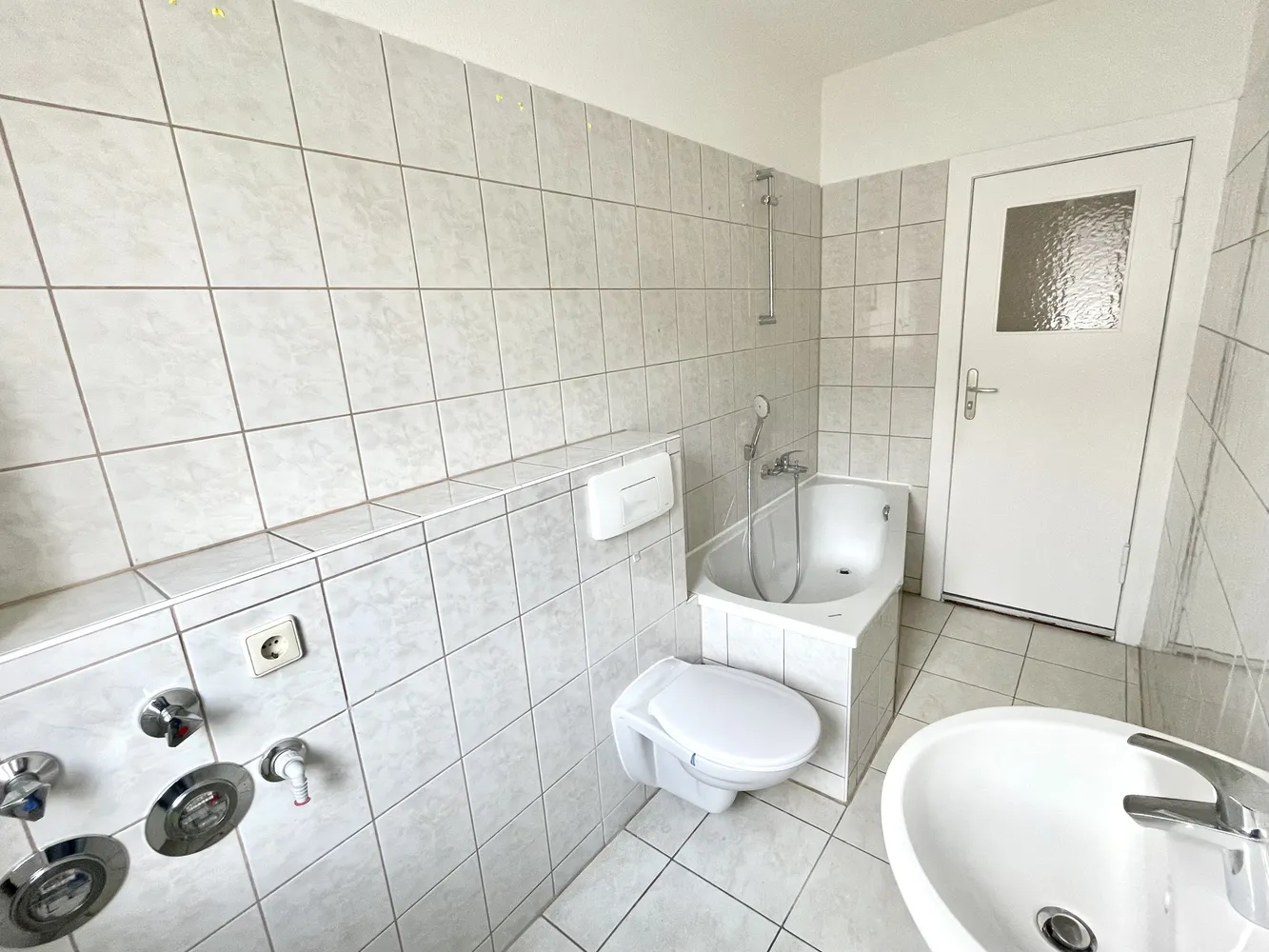 2 Zimmer Wohnung mit 70 m² in Bitterfeld-Wolfen – Bild 3