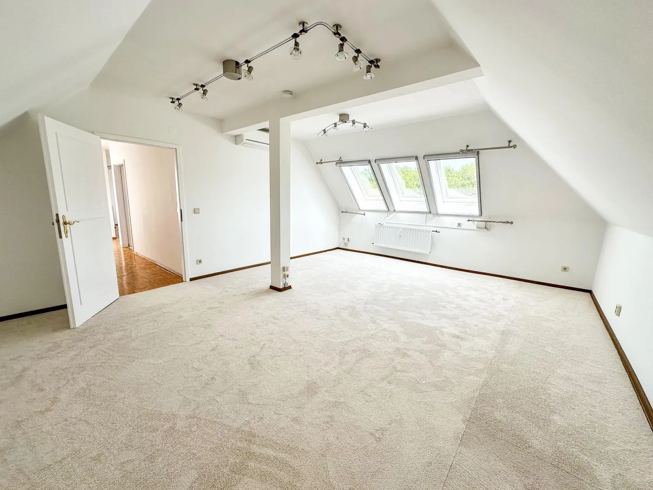7 Zimmer Wohnung mit 250 m² in Berlin – Bild 4