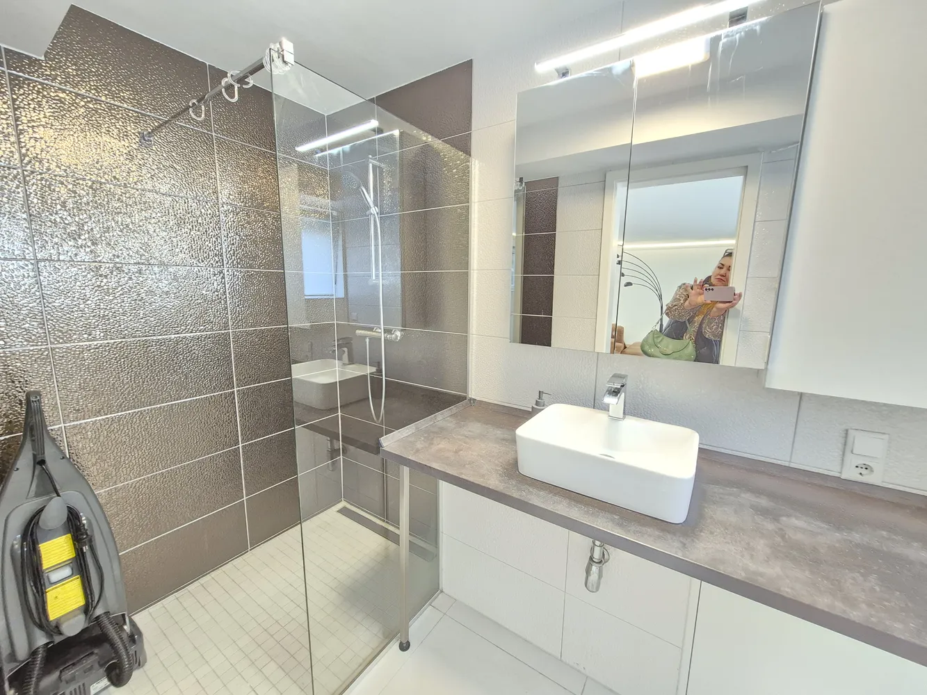 1 room apartment with 63 m² in Berlin – Photo 4