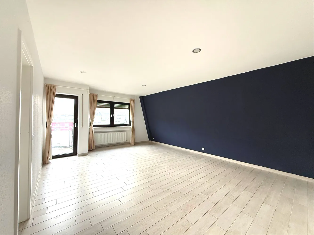 2 Zimmer Wohnung mit 70 m² in Homburg – Bild 4