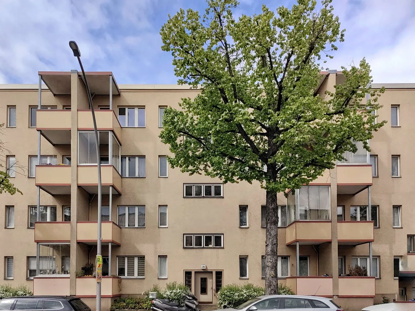 5 Zimmer Wohnung mit 117 m² in Berlin – Bild 1