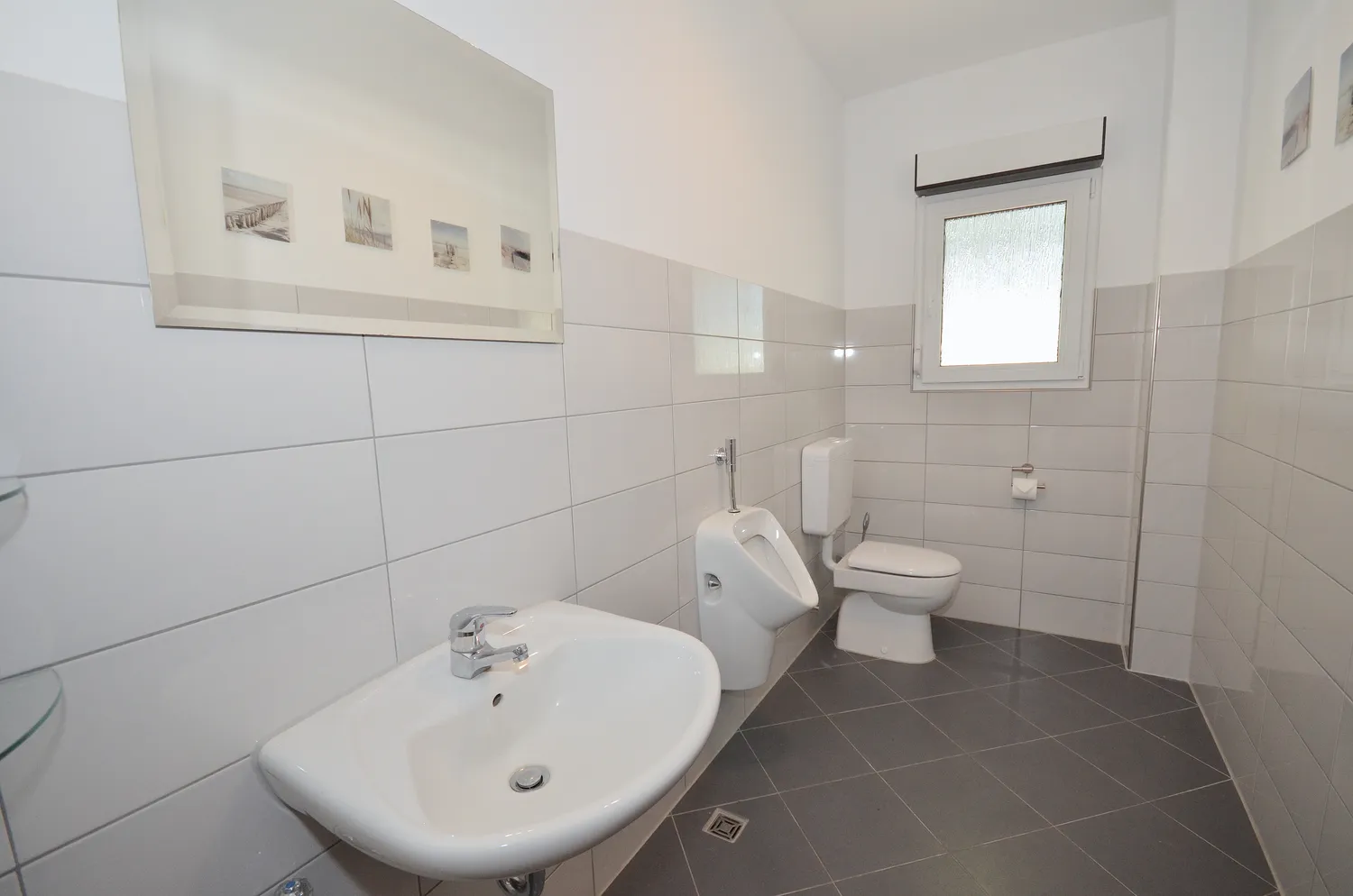 11 room house with 218 m² in Neu-Isenburg – Photo 1