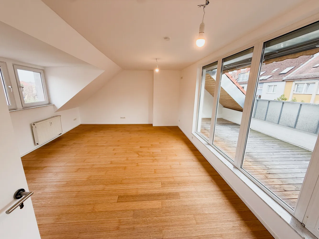 6 Zimmer Wohnung mit 146 m² in Nürnberg – Bild 2