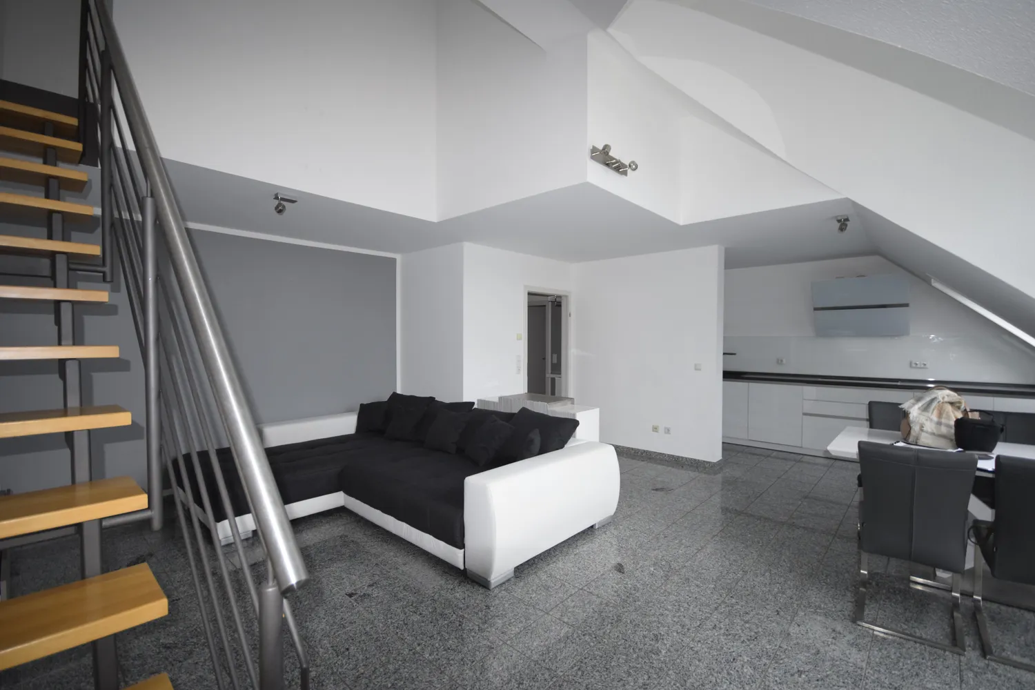 3 Zimmer Wohnung mit 85 m² in Düsseldorf – Bild 8