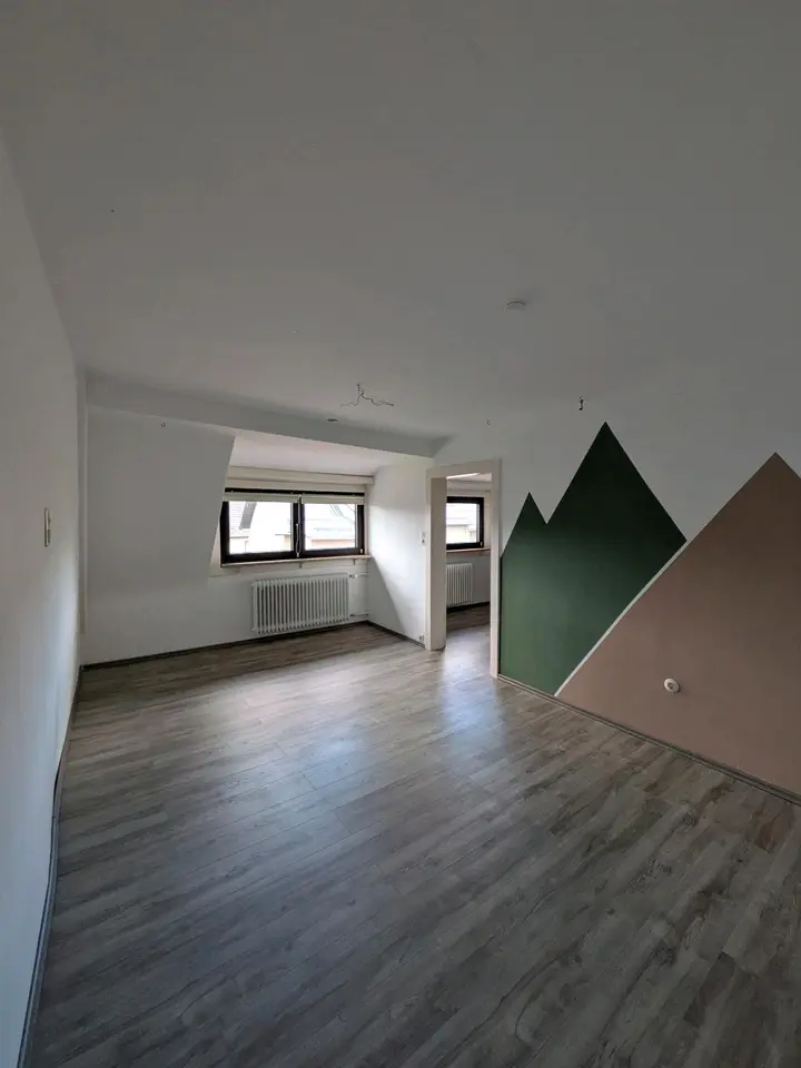 3 Zimmer Wohnung mit 90 m² in Sonneberg – Bild 2