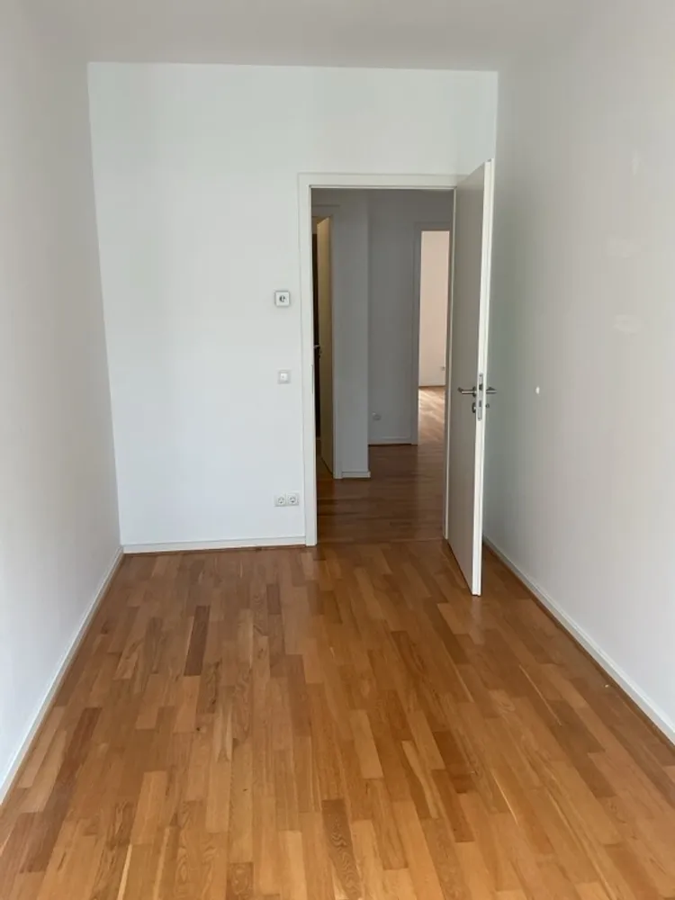 4 Zimmer Wohnung mit 96 m² in Berlin – Bild 2