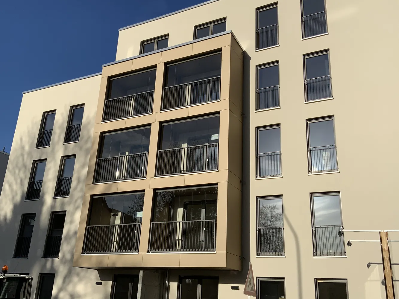 4 Zimmer Wohnung mit 168 m² in Frankfurt am Main – Bild 1