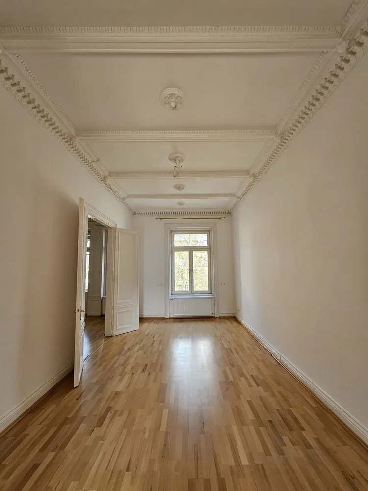4 Zimmer Wohnung mit 146 m² in Wiesbaden – Bild 3