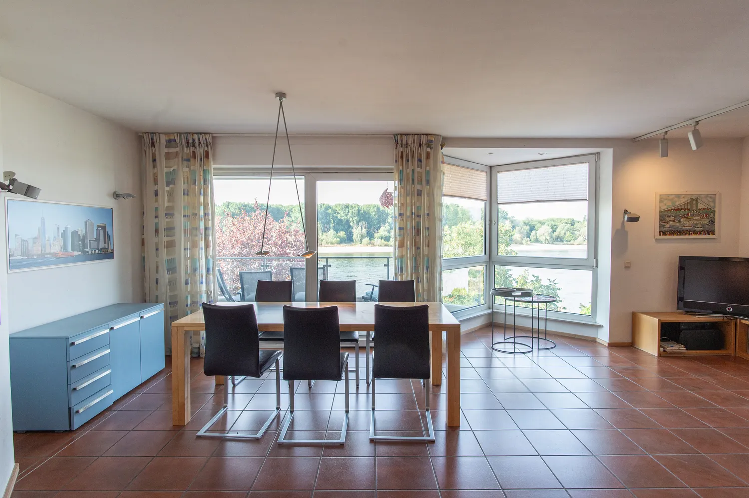 2 Zimmer Wohnung mit 120 m² in Köln – Bild 2