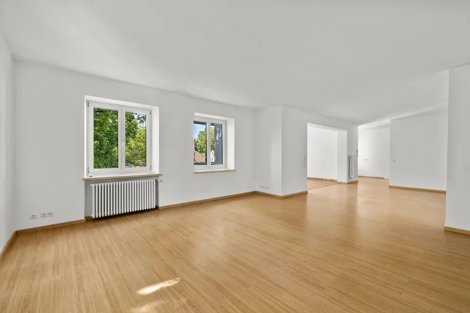 6 Zimmer Wohnung mit 191 m² in Augsburg – Bild 2