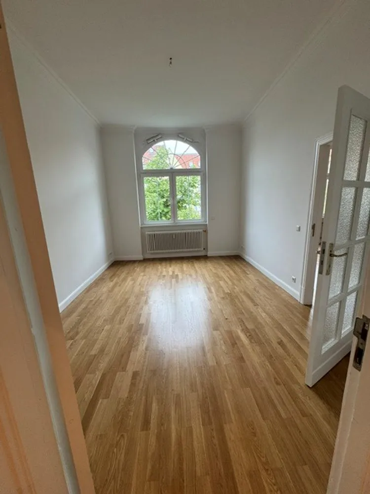 7 Zimmer Wohnung mit 215 m² in Berlin – Bild 4