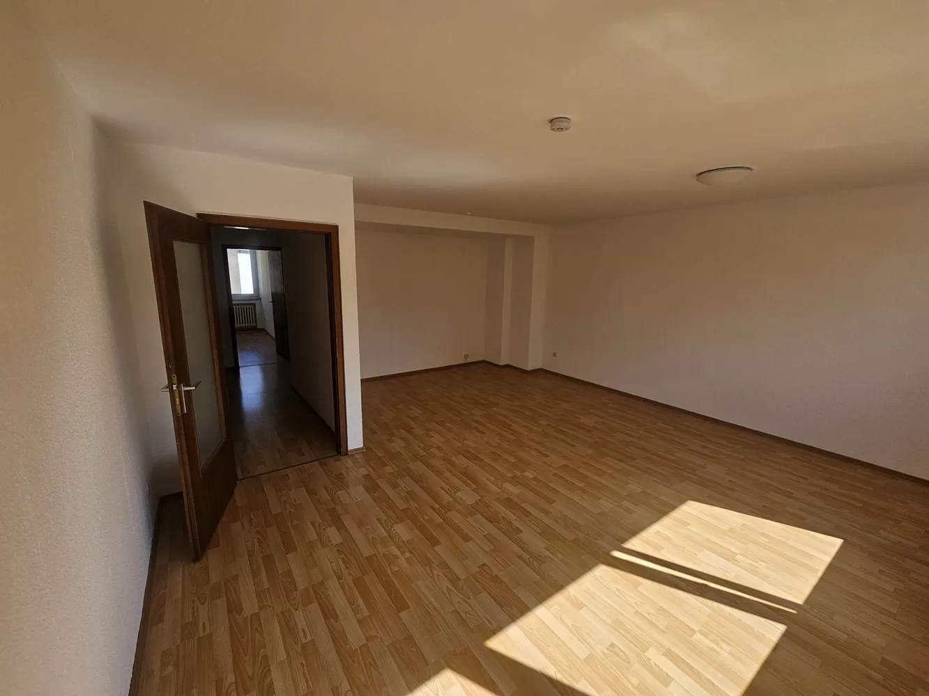 3 Zimmer Wohnung mit 75 m² in Düsseldorf – Bild 2