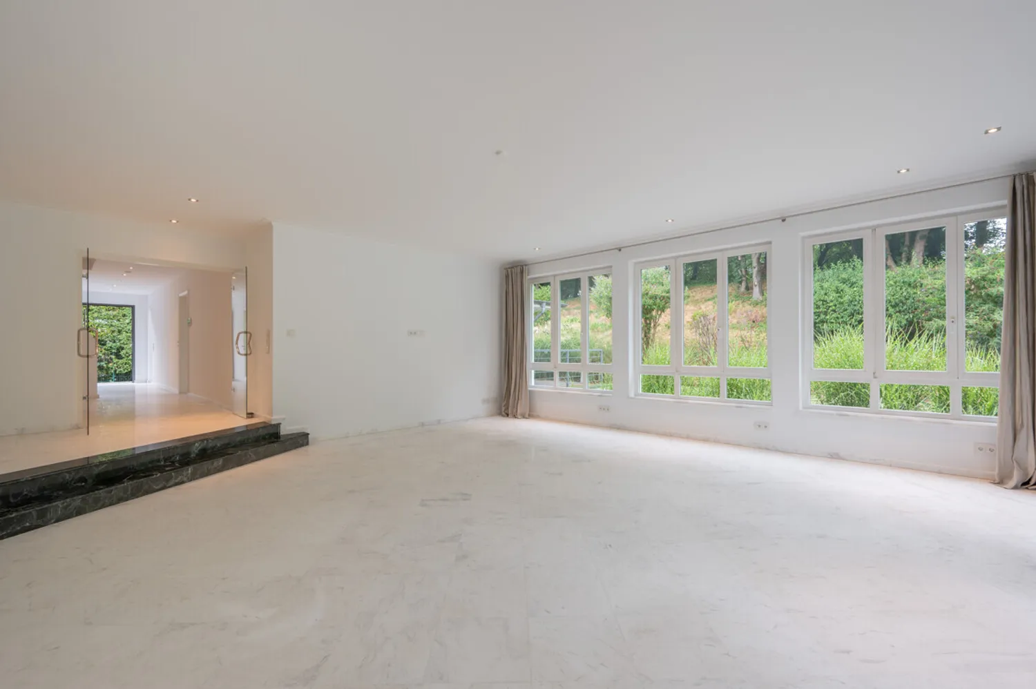 5 Zimmer Haus mit 279 m² in Meerbusch – Bild 2