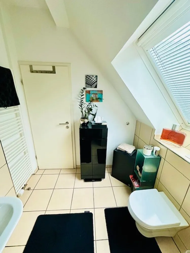 2 Zimmer Wohnung mit 74 m² in Duisburg – Bild 8