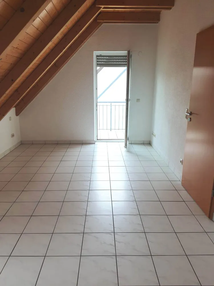 3 Zimmer Wohnung mit 102 m² in Wiesbaden – Bild 4