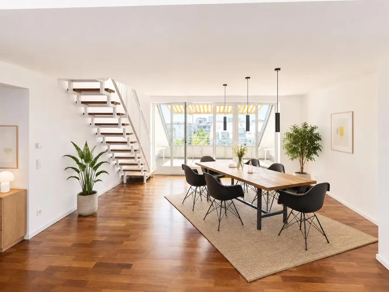 4 Zimmer Wohnung mit 120 m² in München – Bild 3